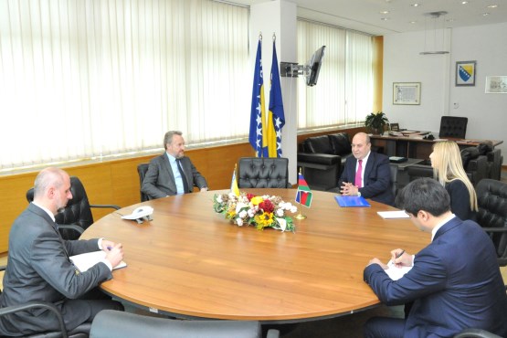 Predsjedavajući Doma naroda Parlamentarne skupštine BiH Bakir Izetbegović razgovarao sa ambasadorom Republike Azerbejdžan u BiH